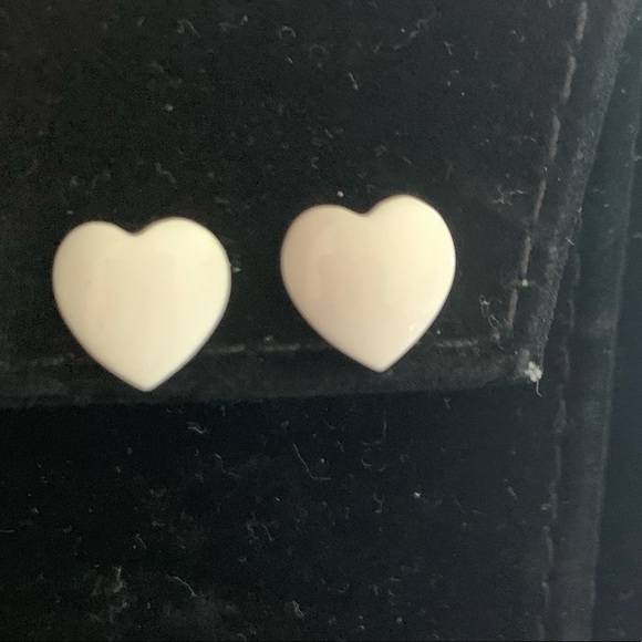 Carved Shell Heart Earrings - Picture 2 of 3